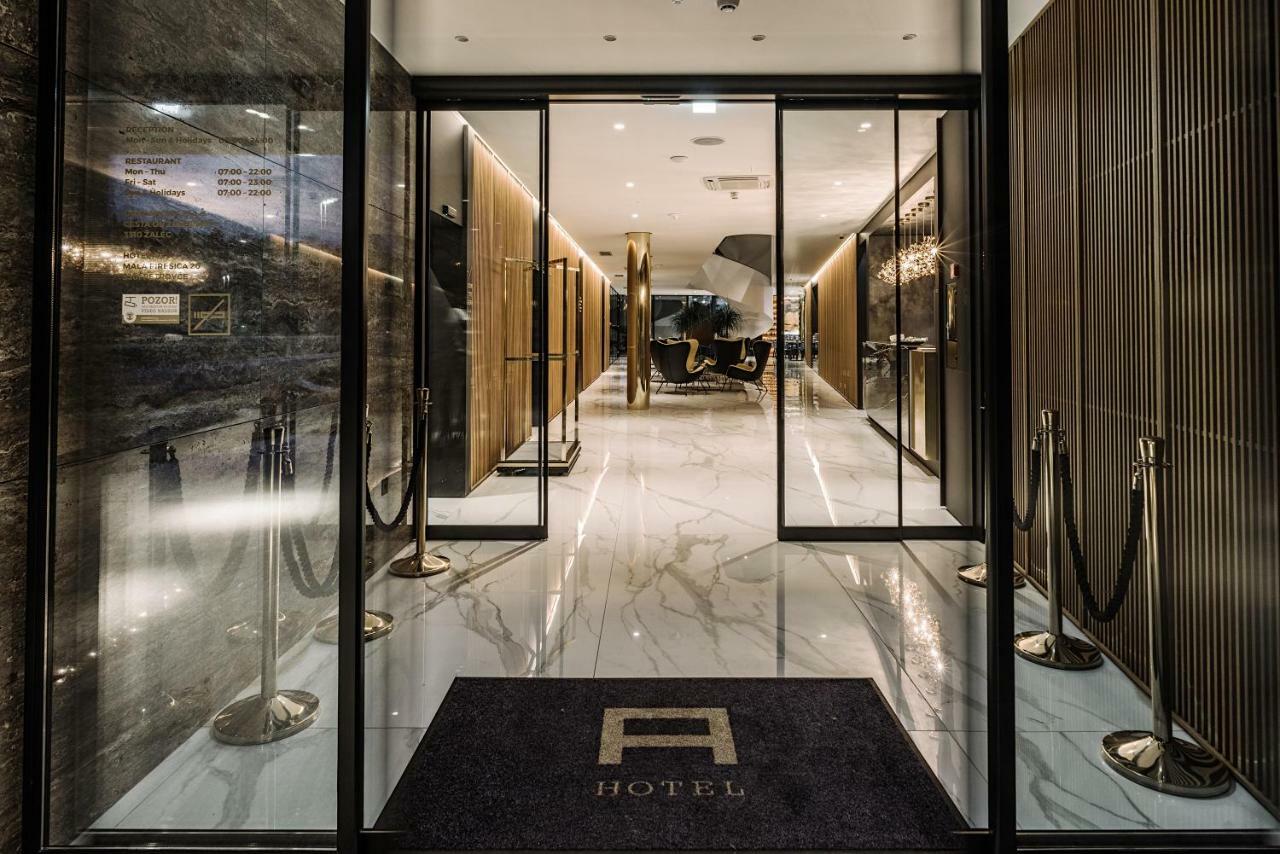 צליה Hotel A Plus מראה חיצוני תמונה